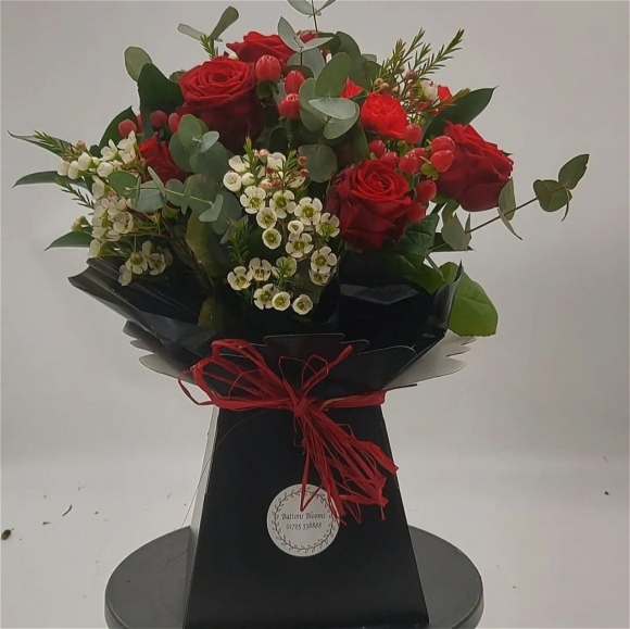 Stylish Red Rose Gift Box